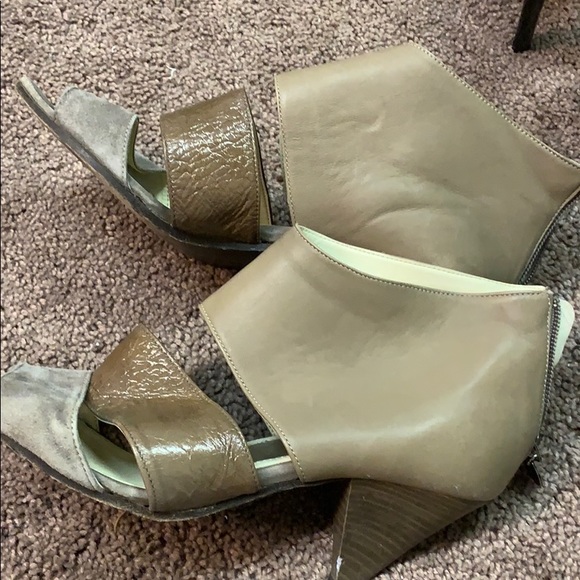 Shoes - Picture 3 of 3